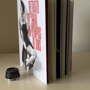 Photo book 'Retrato editorial en tiempos de sms'